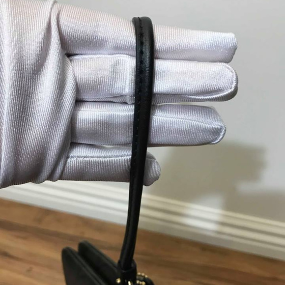 🍁Coach Signature PVC Leather🍁 - Picture 4 of 8